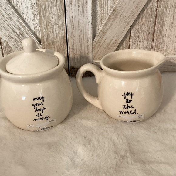 Rae Dunn 2018 Christmas Merry & Give Cream and Sugar Set - Picture 2 of 8